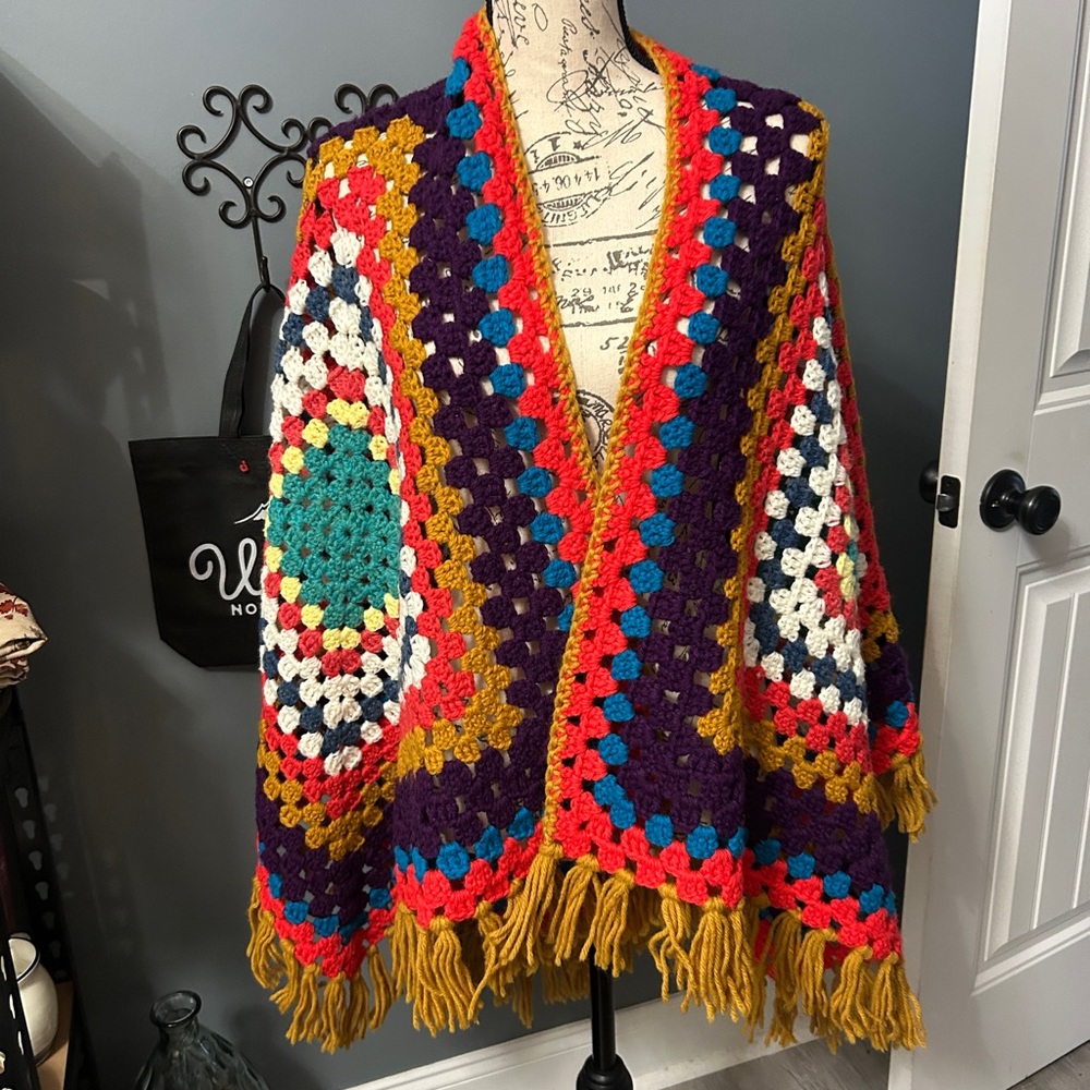 VINTAGE- Handmade Colorful Crochet Shawl with Fringe in Excellent Used Conditon